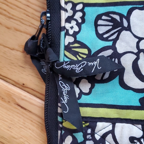 Vera Bradley 11x14 green,aqua,white, blk zipper bag - Picture 2 of 14